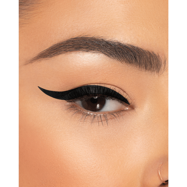 STAY PUT MATTE EYELINER