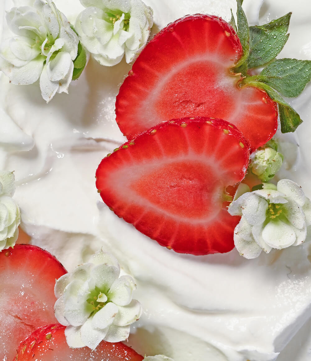 EOS Strawberry Dream scent ingredients, strawberries and cream